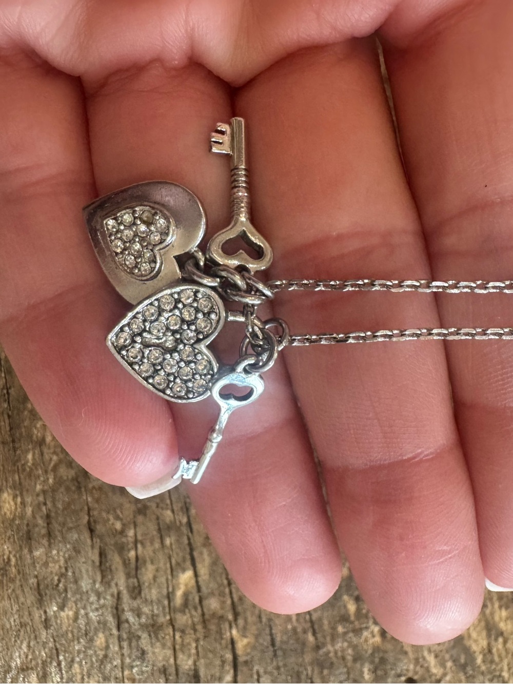 Vintage juicy couture Silver 2-Heart & 2-Key Charm necklace